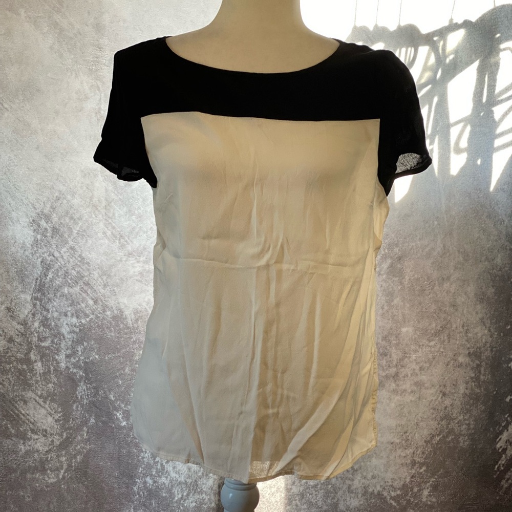 Banana Republic black and white blouse